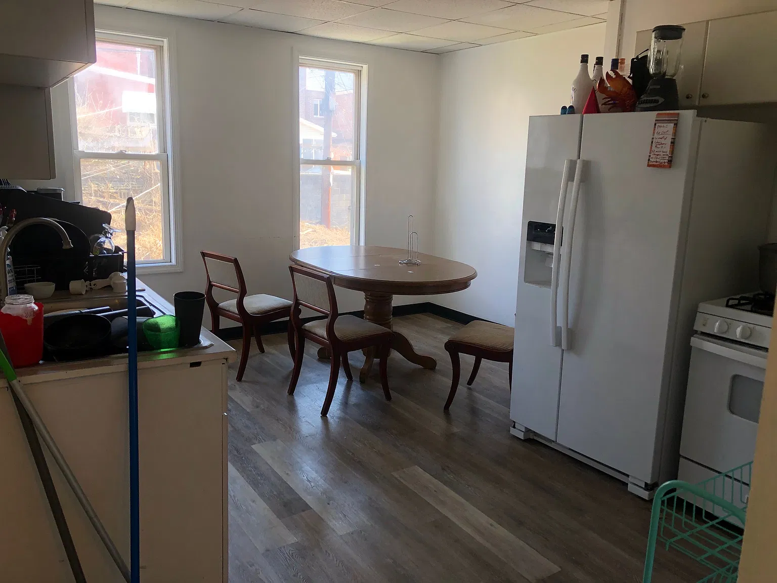 5 bed, 2316 sqft, $4,700 — Photo 2