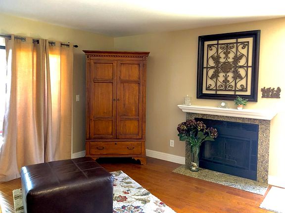 2nd image of 135 La Crosse Dr Unit 135