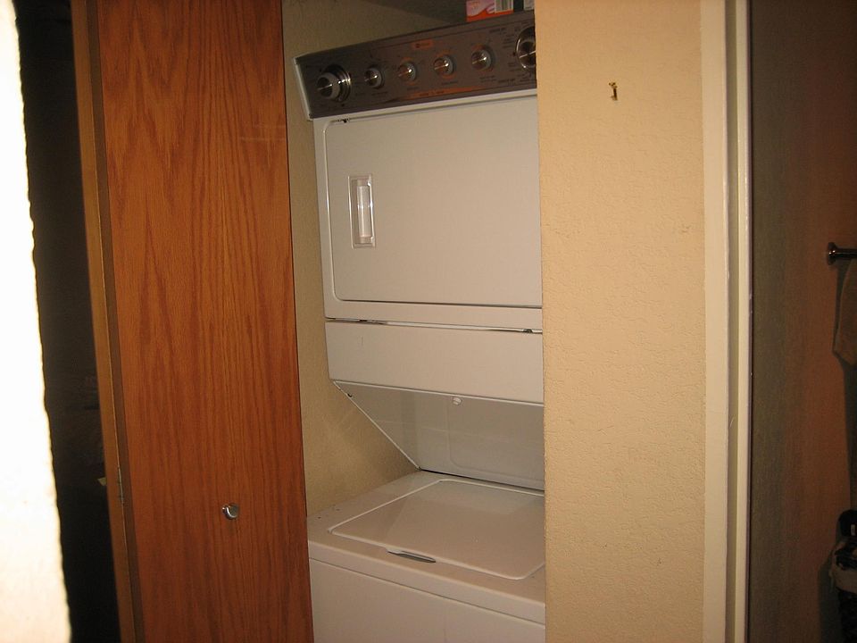 2nd image of 300 Grandview Ct #300