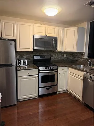 1 bed, 1.0 bath, 850 sqft, $1,950 — Photo 4