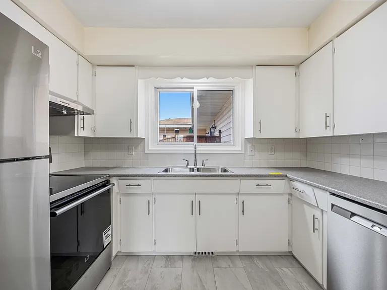 560 Berkshire Rd #A — Photo 5