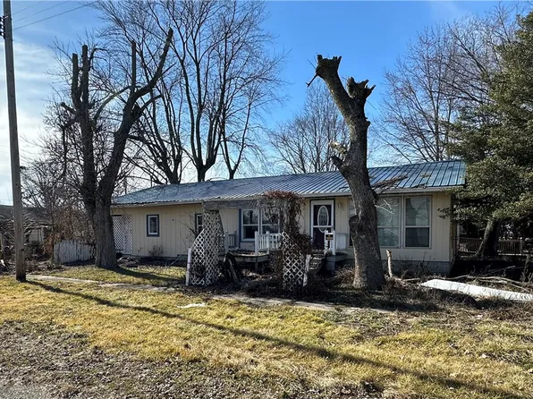 601 Lincoln St, Lerna, IL 62440