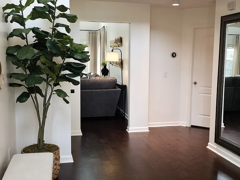 803 Broderick Cir — Photo 36