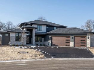 W304S1817 Pinehurst Ct, Genesee Depot, WI 53127