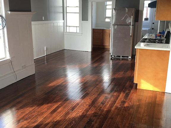 4th image of 1560 Howard St #B
