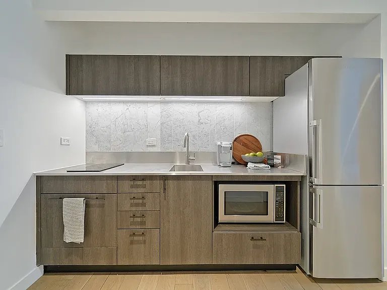 84 William St #708 — Photo 5