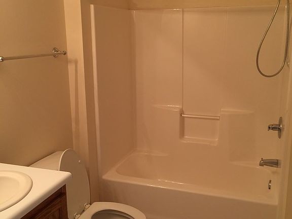 5th image of 3226 Oak Garden Dr #A