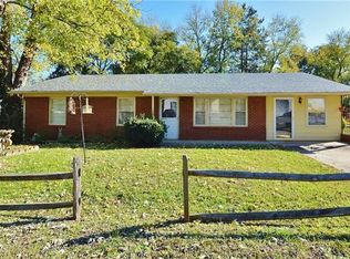 213 Oakland Dr, Lowell, NC 28098