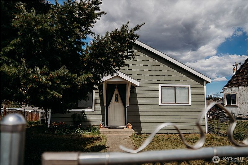 3rd image of 715 E Court Street