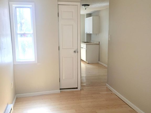 2nd image of 222 W Diamond St