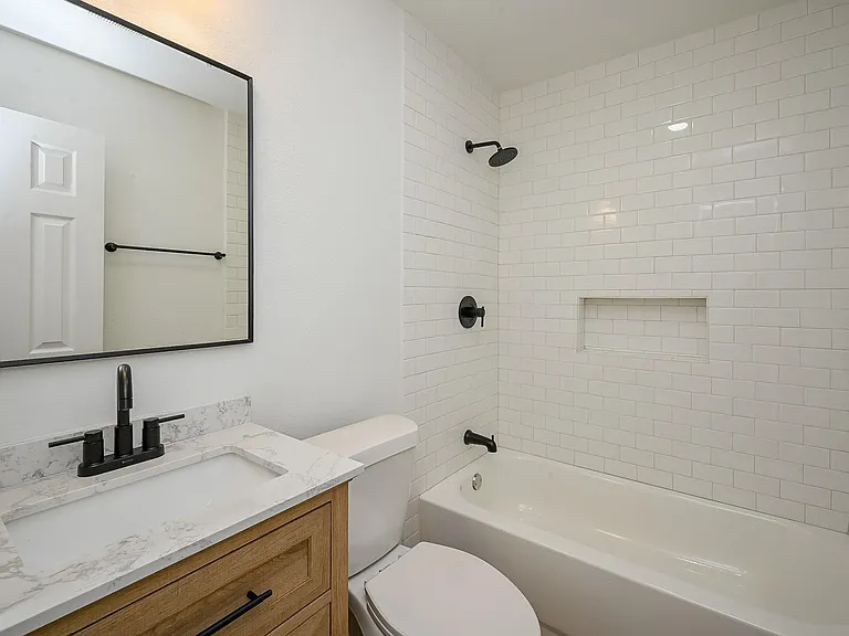 4710 Hershe St — Photo 9