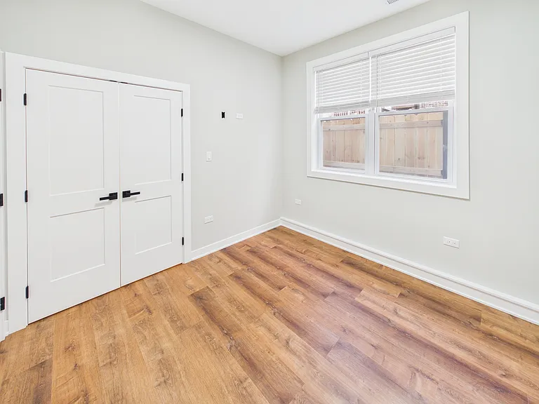 2236 W Cermak Rd #1R — Photo 34