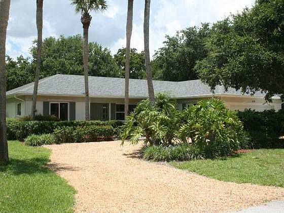 2nd image of 436 Fiddlewood Rd