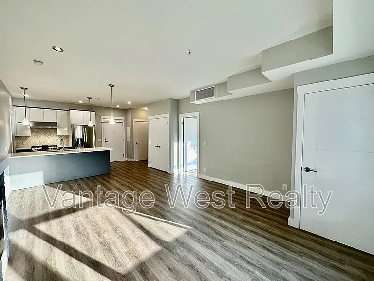 1883 Water St #206 — Photo 9
