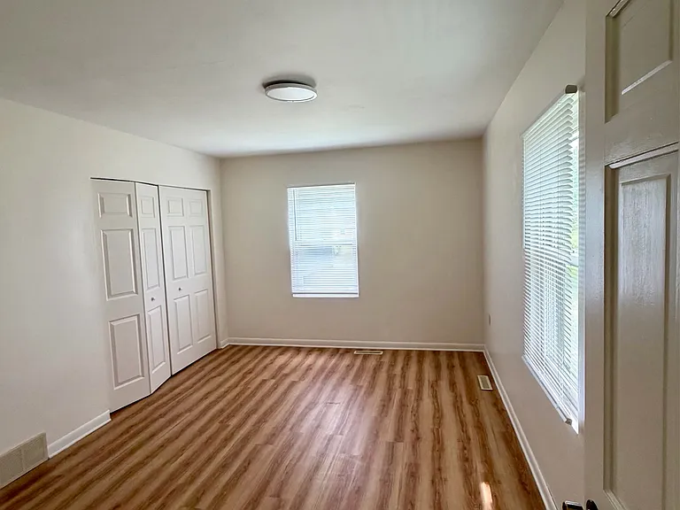 721 Lee Ave — Photo 8