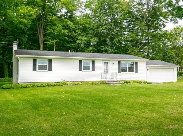 1206 Mile Square Rd, Mendon, NY 14506