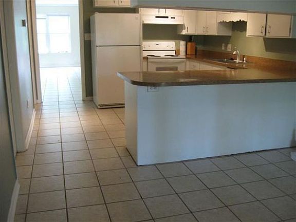 4th image of 732 E Jefferson St #10