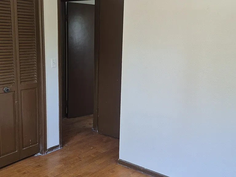 477 Oswego Ct — Photo 5