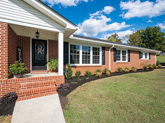 4th image of 106 W Terrace Ln