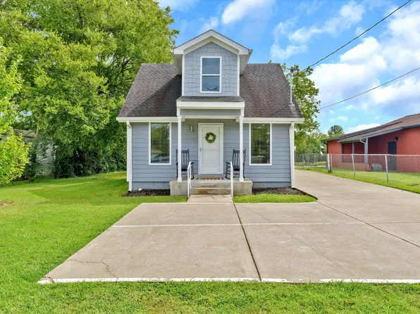 209 Campus Dr, Hendersonville, TN 37075