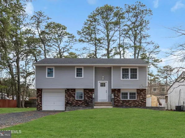 1602 Red Feather Trl, Browns Mills, NJ 08015