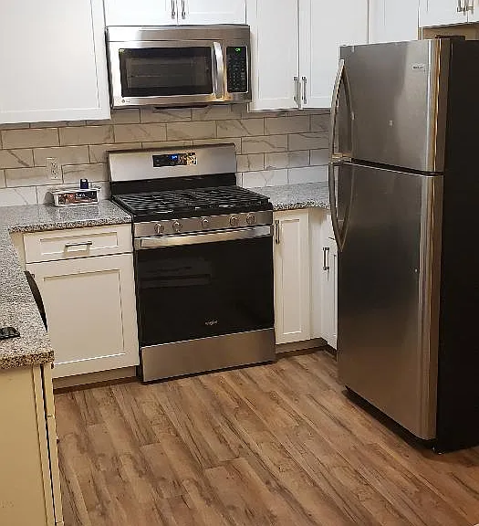 963 Center St — Photo 10