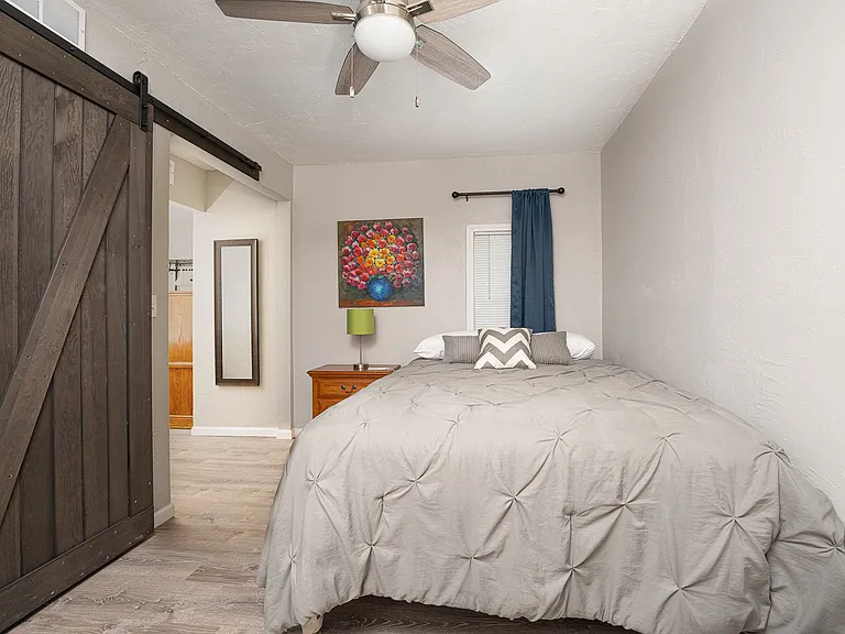 1310 Katherine St — Photo 10