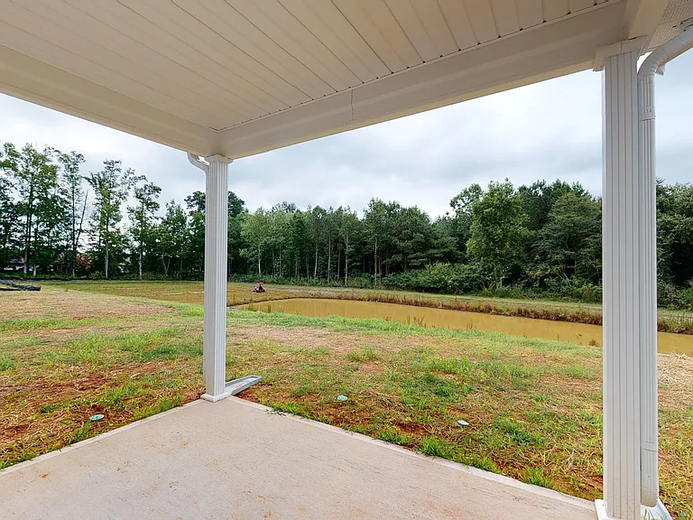 150 Hanover Ct — Photo 6