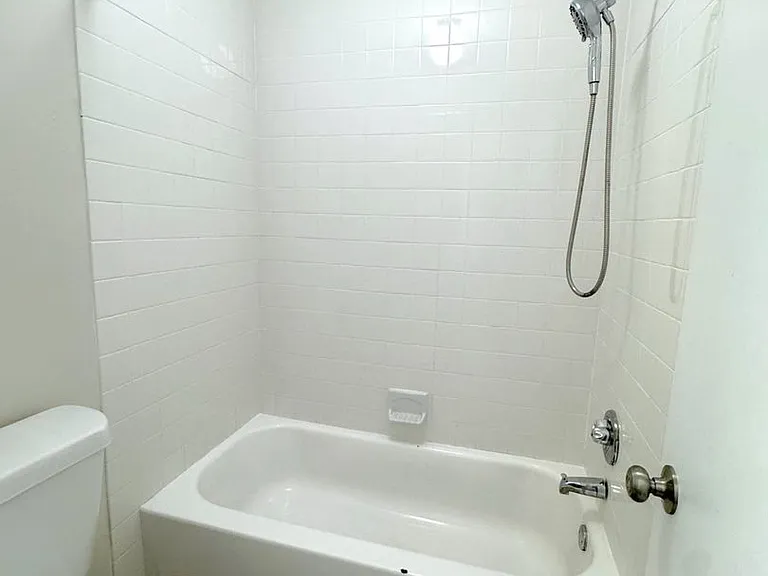 5900 Grelot Rd #504 — Photo 24