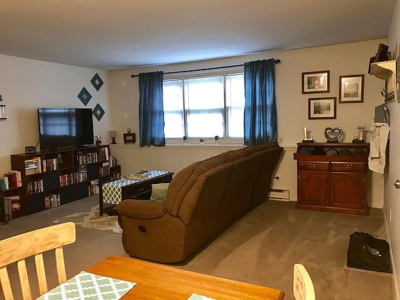 3rd image of 39 Briarwood Ln APT 39B