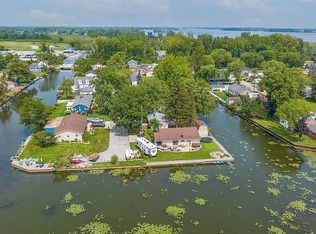 35381 Dern Dr, Brownstown, MI 48173