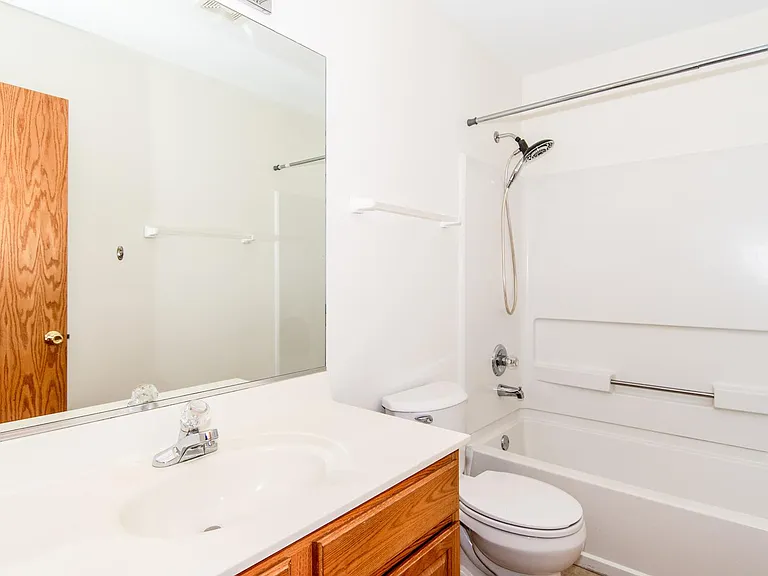 4133 Blackstone Dr — Photo 6