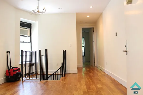 Rented by EXR | media 2