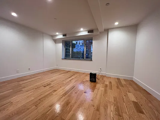 Rented by Rumah Realty Inc | media 2