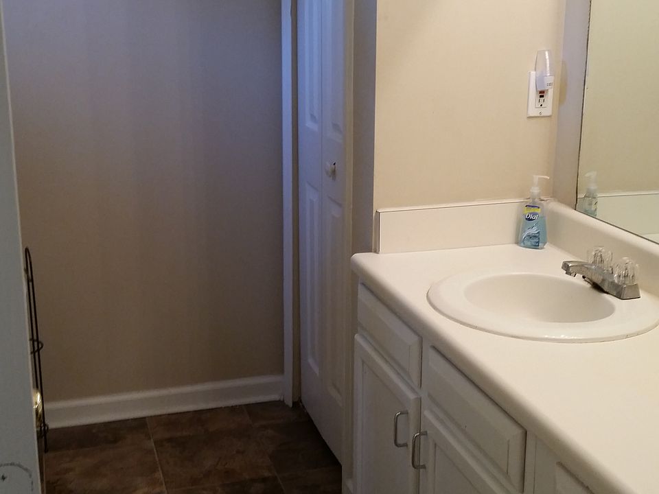 1st image of 79 Cranford Mill Dr