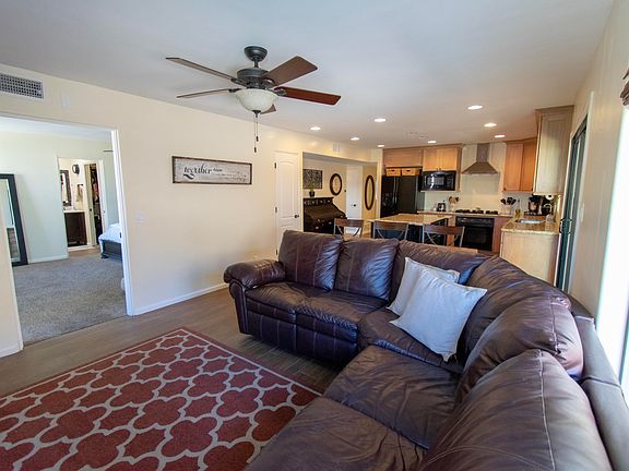 5th image of 312 Bahia Ln S