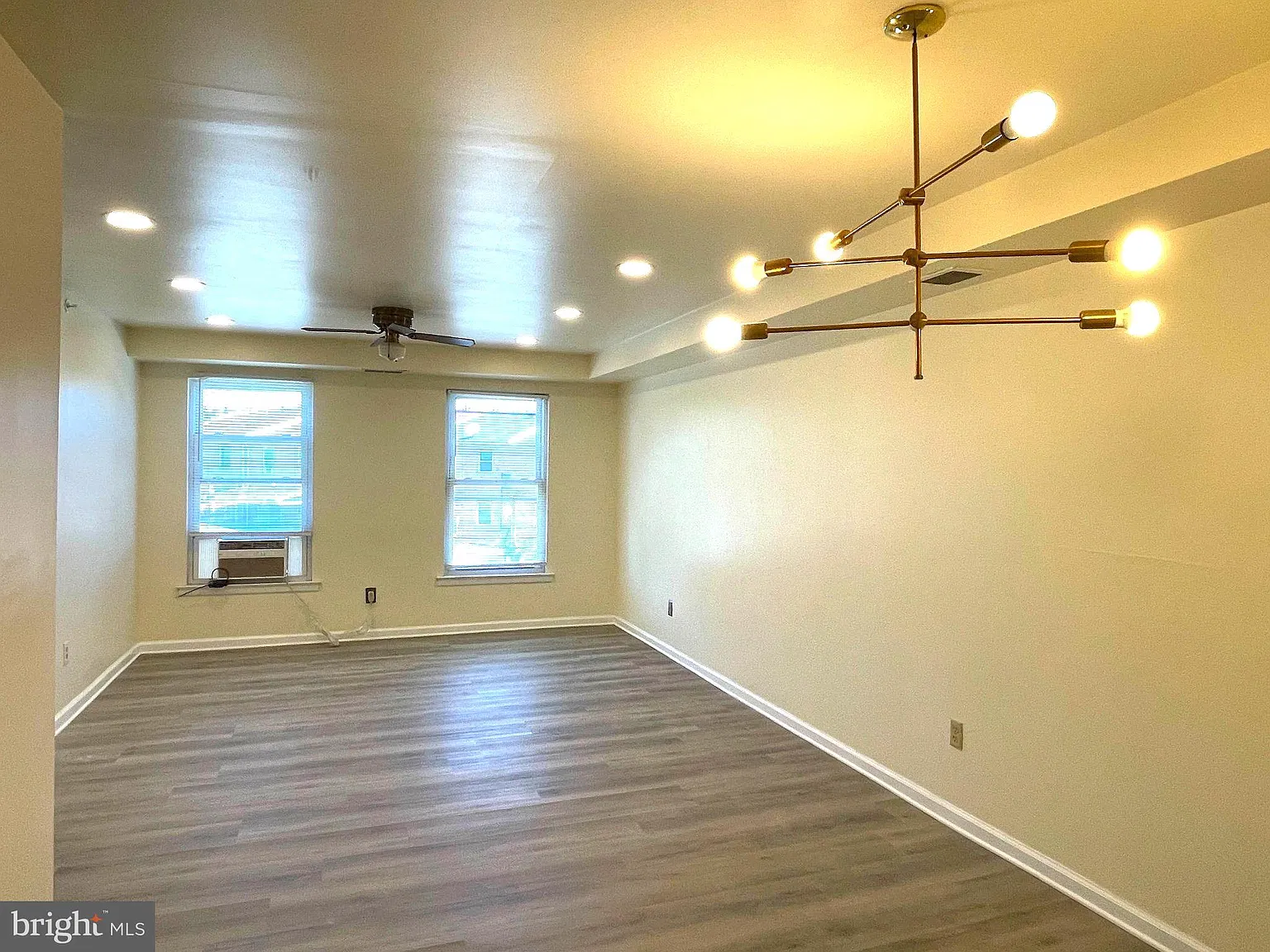 2 bed, 1.0 bath, 800 sqft, $1,250 — Photo 3