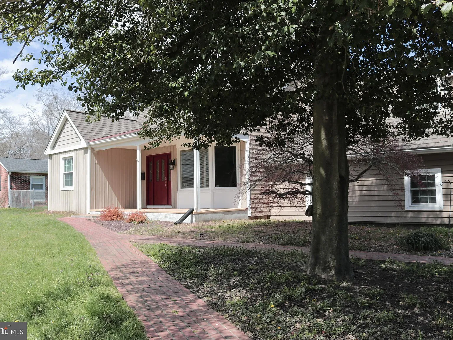 3 bed, 2138 sqft, $3,100 — Photo 4
