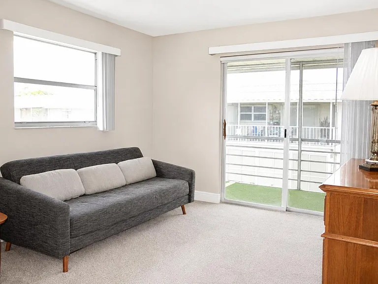 520 Brittany Ave E #K — Photo 28