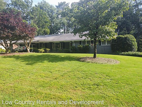 2nd image of 2495 Sherbrooke Dr NE #A