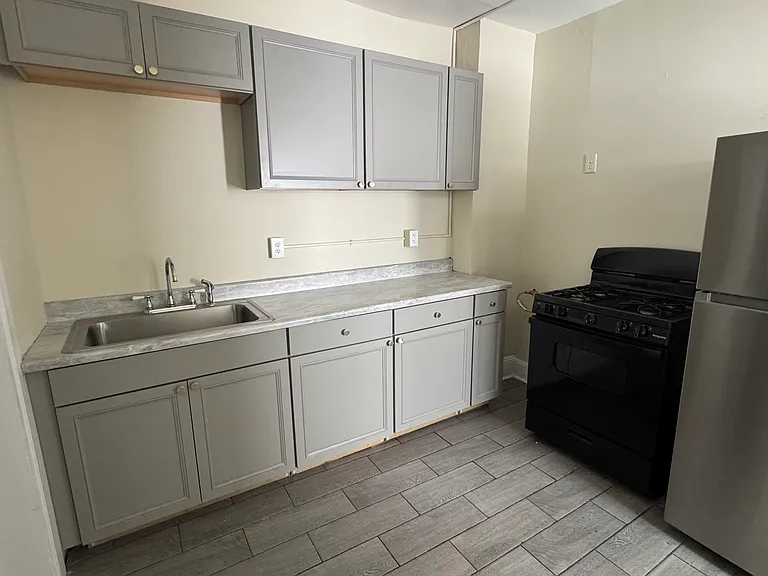1151 E 4th St #2 — Photo 19