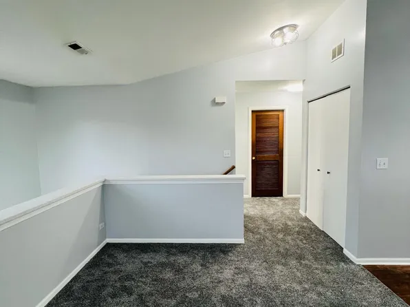 3177 Falling Waters Ln, Lindenhurst, IL 60046