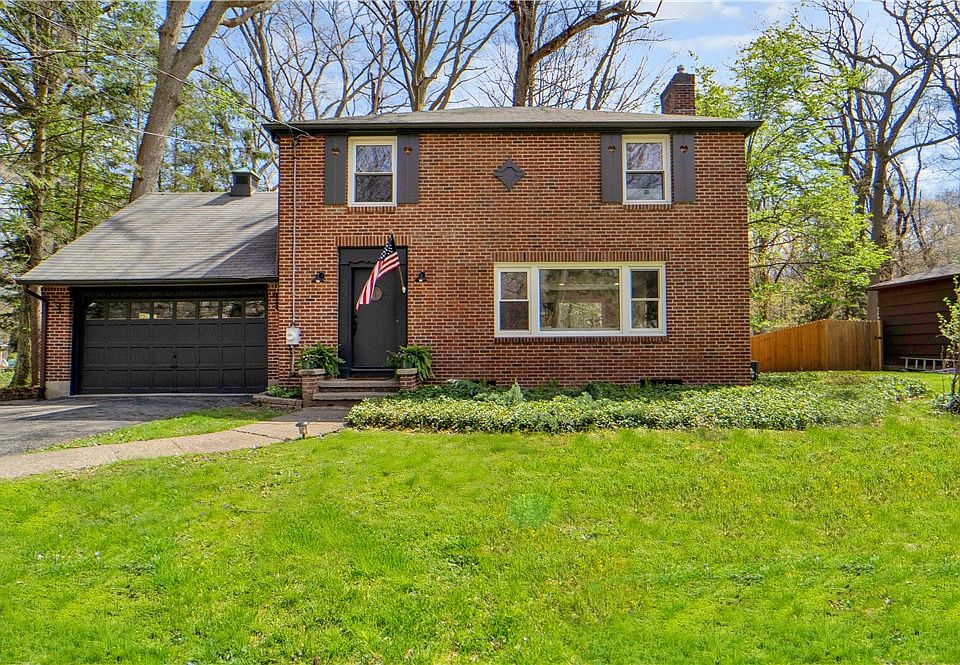 1st image of 288 Oakridge Dr