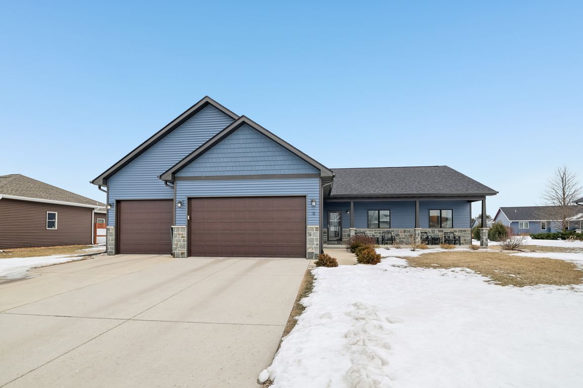 N Windmill Ridge Rd-S1002-001.jpg