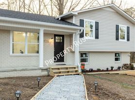 2290 Malibu Dr SE