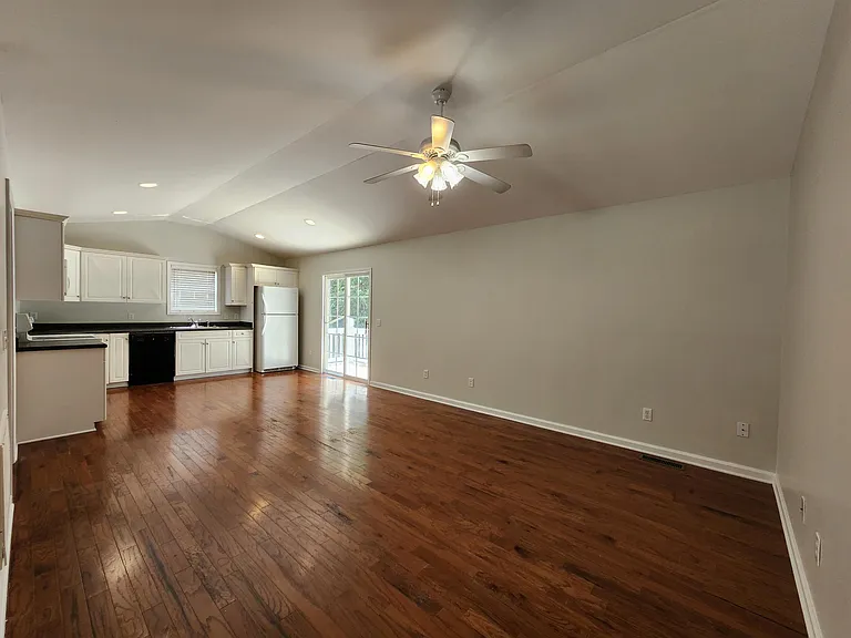 916 Bill Smith Rd — Photo 2