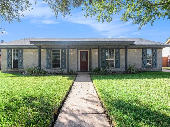 1920 Crooked Creek Ln, Pearland, TX 77581