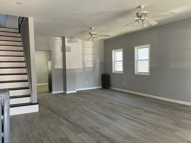 25 S Goodwin Ave — Photo 2