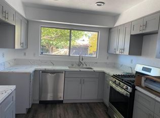 21180 Multnomah Rd APT 1, Apple Valley, CA 92308