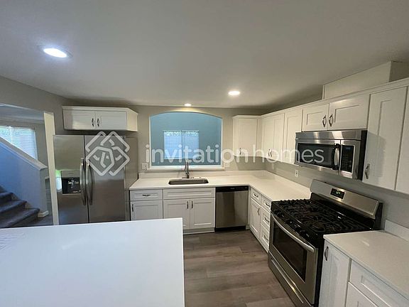 4th image of 8850 Wallingford Ln NE